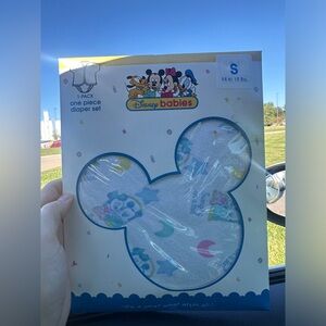 Disney Baby 1-PACK
one piece diaper set